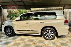 تۆیۆتا لاند کروزەر